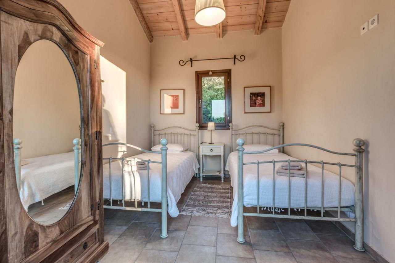 Villa Mastrogiannis Dafne Kavvadades